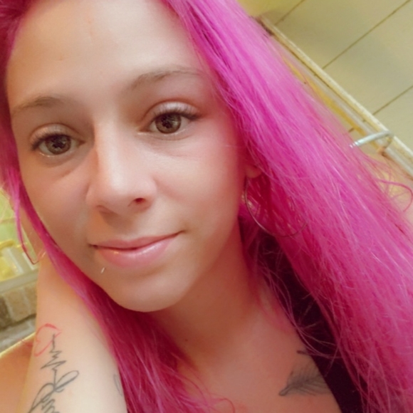 MEET YOUR POSHER, CRISTINA!!! - Picture 4 of 4